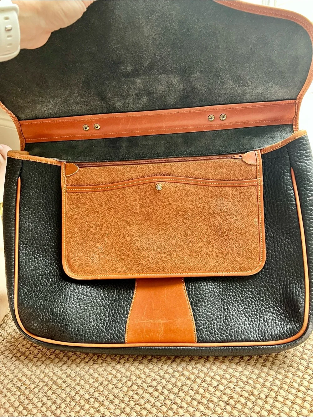 🦆 Vintage Dooney & Bourke AWL Black British Tan Messenger Briefcase USA